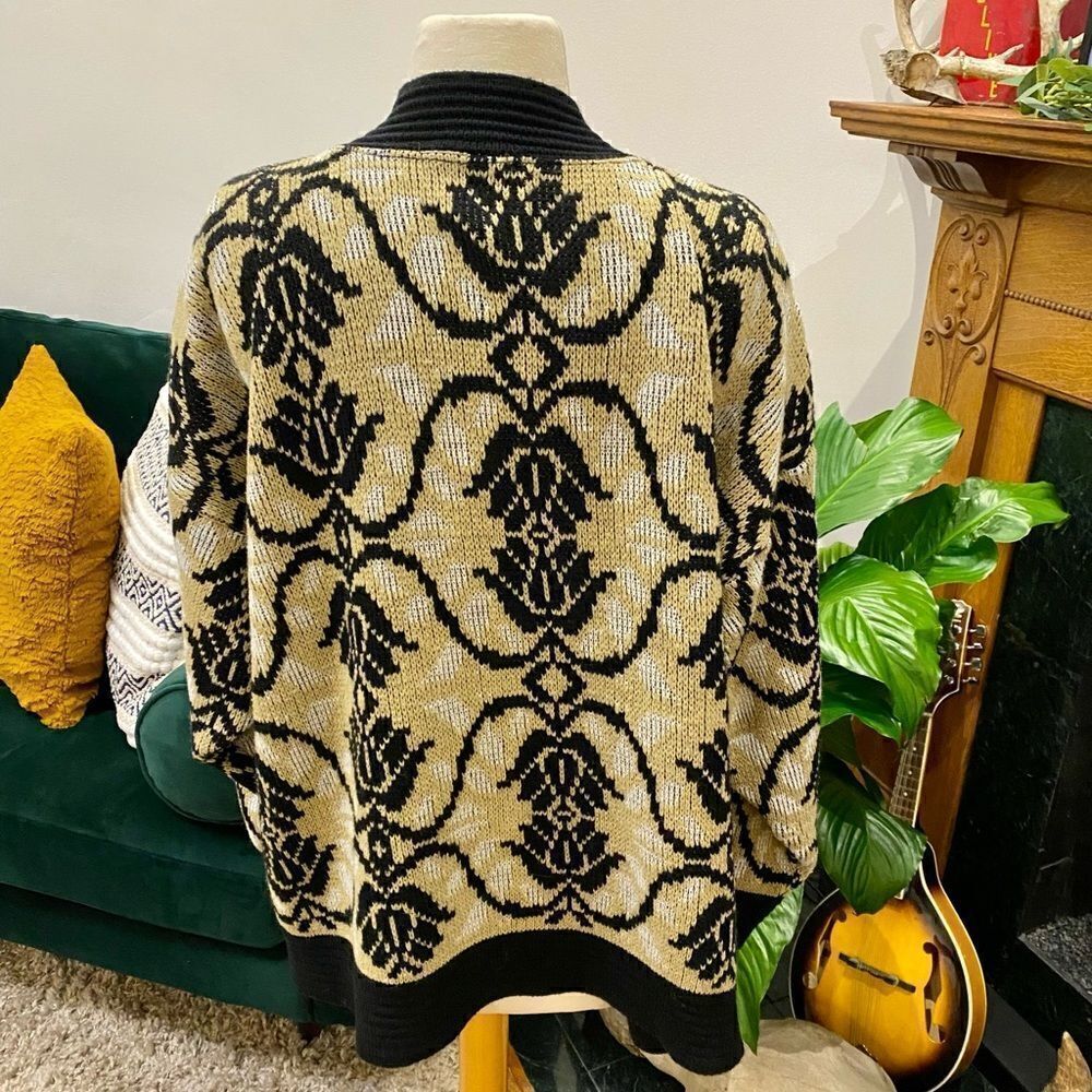 True Vintage 1980’s Oversized Open Front Drapey Gold Black Damask Knit Cardigan - Picture 9 of 11